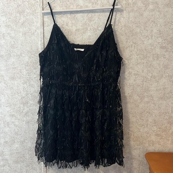 SHOWPO KHRIZZA MINI DRESS - SEQUIN GATHERED DRESS IN BLACK- Size 14 - Picture 3 of 4